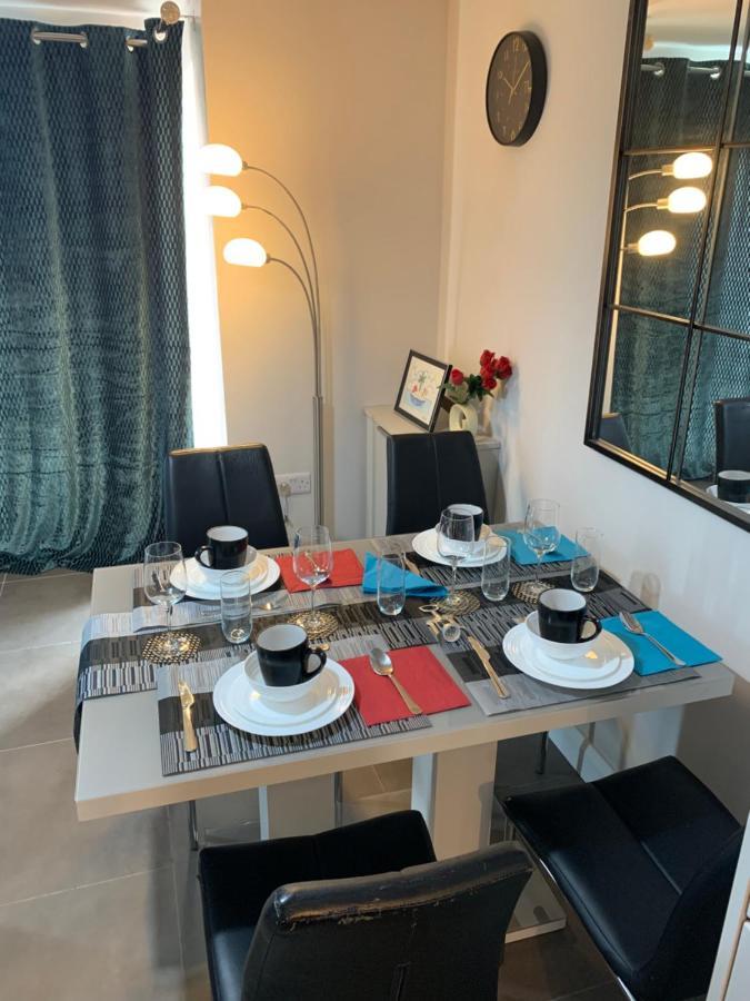 Aqua Dreams - Serviced Luxury Modern Belfast City Centre 2 Bed Apartment Exterior foto