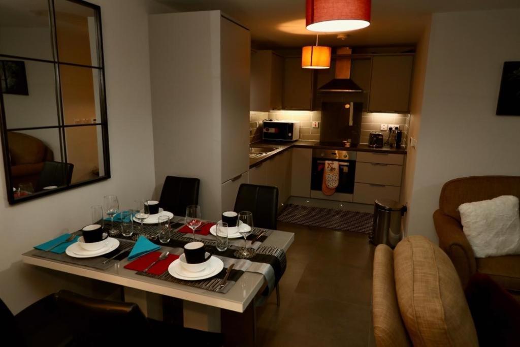 Aqua Dreams - Serviced Luxury Modern Belfast City Centre 2 Bed Apartment Exterior foto
